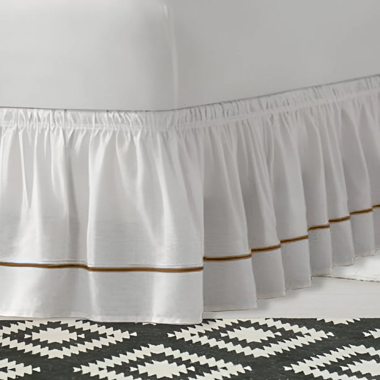 400TC Sateen Solid Cotton Single Embroidered Wrap Around Bed Skirt