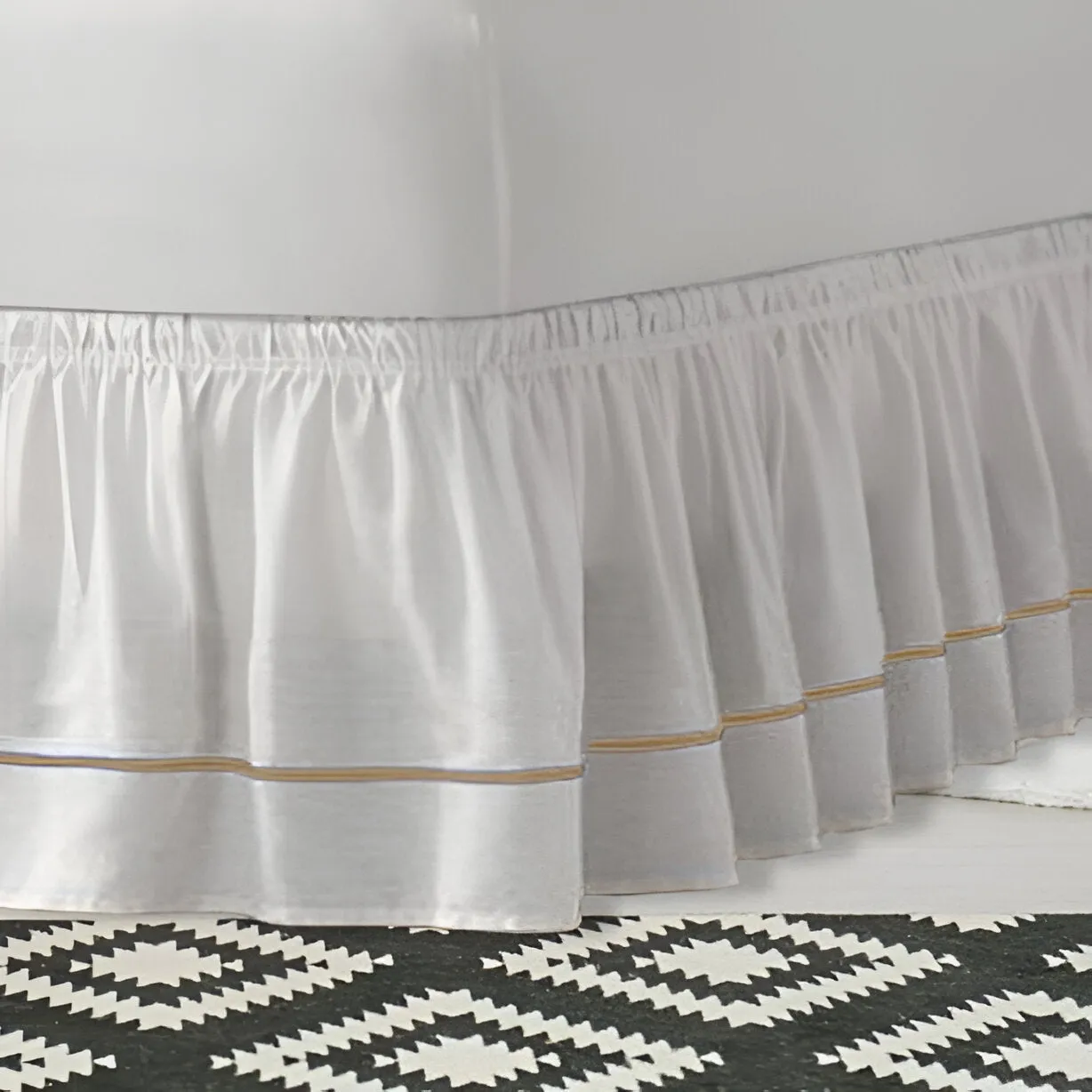 400TC Sateen Solid Cotton Single Embroidered Wrap Around Bed Skirt