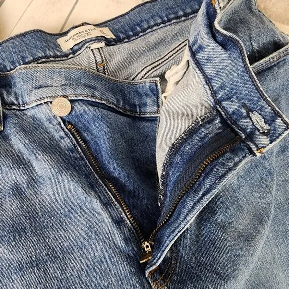 Abercrombie &amp; Fitch The 90's Straight Ultra High Rise Jeans Curve Love 32/14R