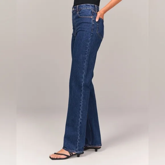 Abercrombie &amp; Fitch Ultra High Rise 90s Straight Jean 27