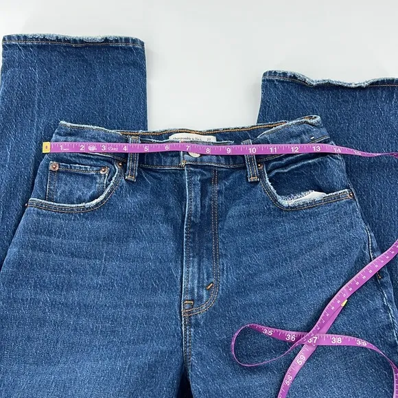 Abercrombie &amp; Fitch Ultra High Rise 90s Straight Jean 27