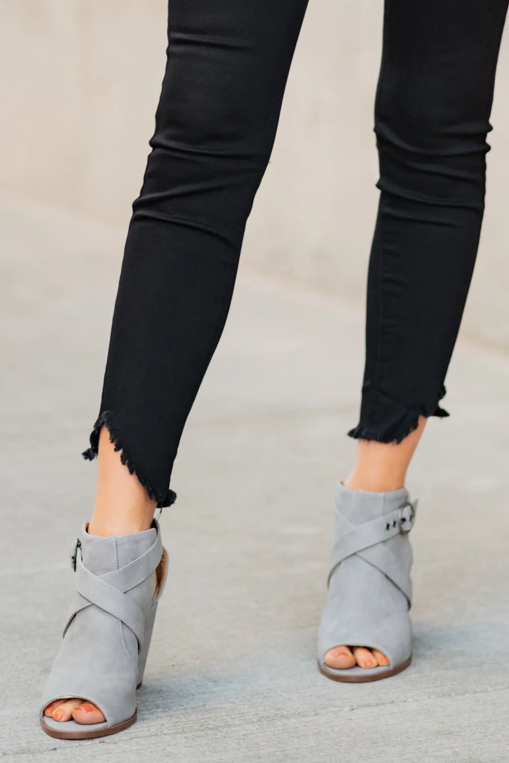 Betty High Rise Fray Hem Skinny