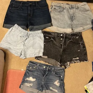 BUNDLE OF 5 PAIRS OF SHORTS