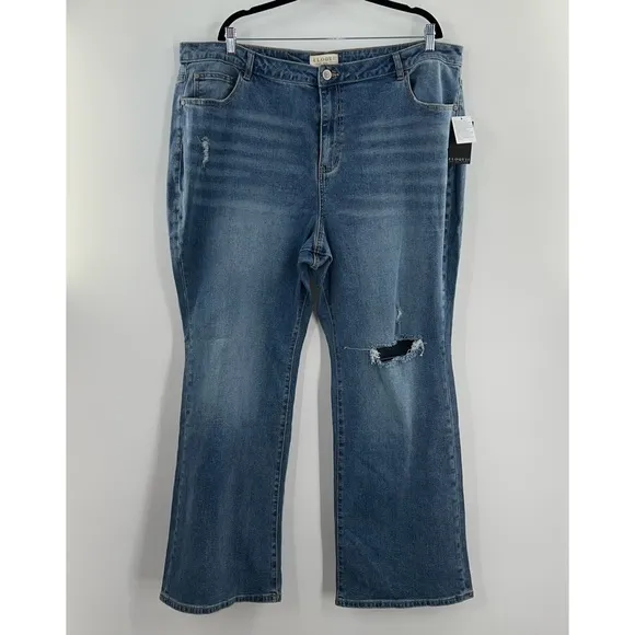 Eloquii NWT Naomi Flare Leg Jean Medium Wash Distressed size 24