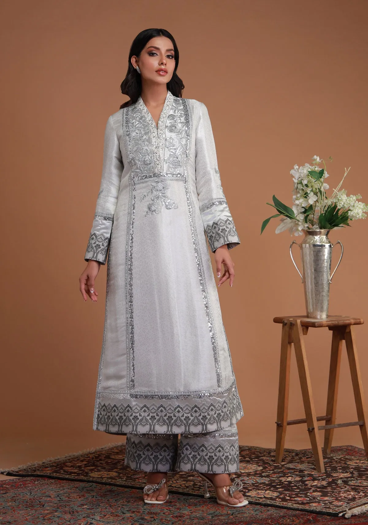 Embroidered Traditional Silver-Toned Kameez