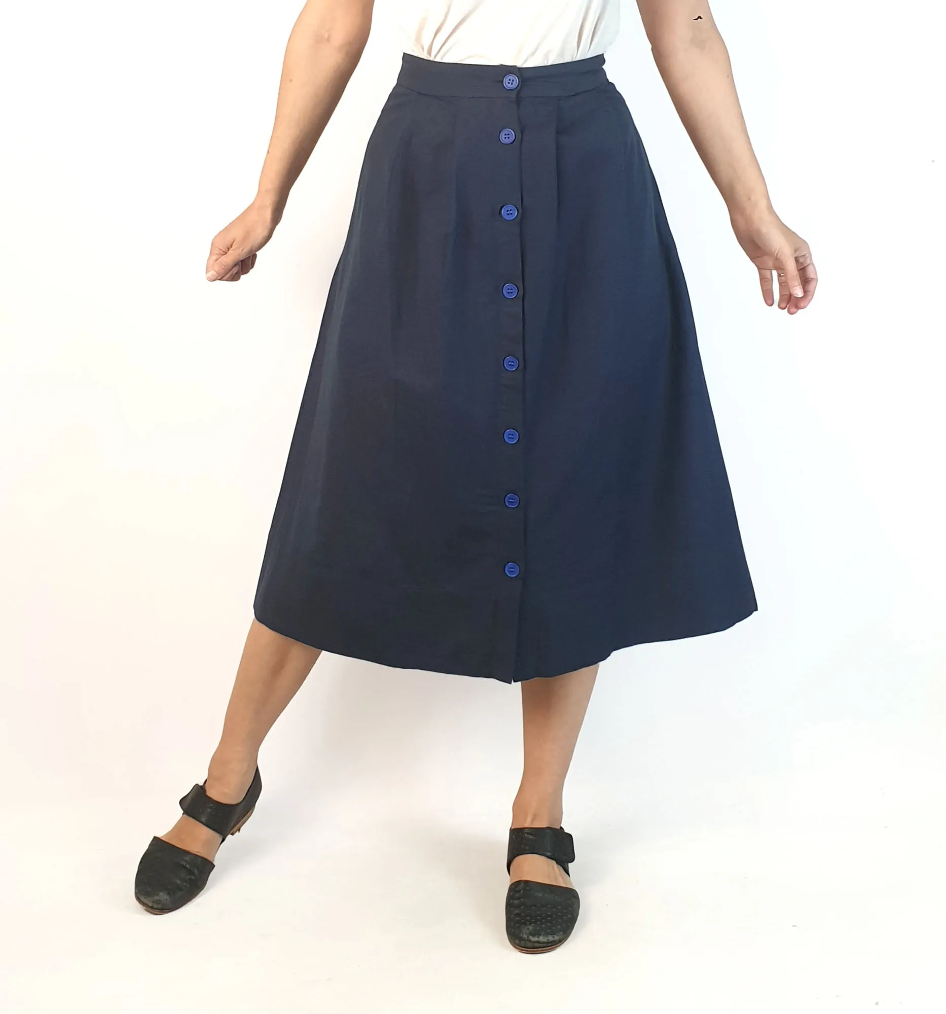 Emily and Fin navy cotton-linen mix skirt with blue buttons size XXS (best fits 6-8)