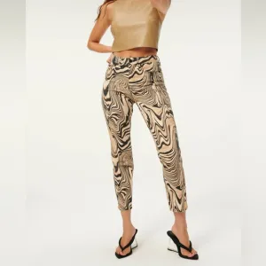 Good American Good Classic Natural Swirl Jeans. Size