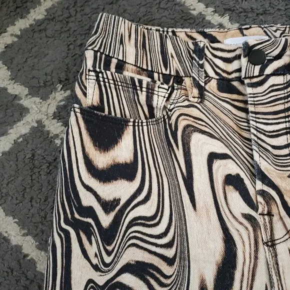 Good American Good Classic Natural Swirl Jeans. Size