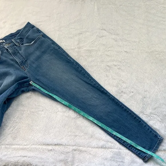 Good American Jeans Good Legs Crop
