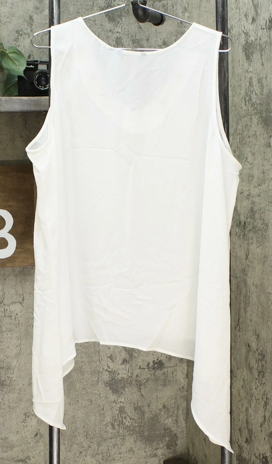 IMAN Women's Plus Size City Chic Sleeveless Necklace Top