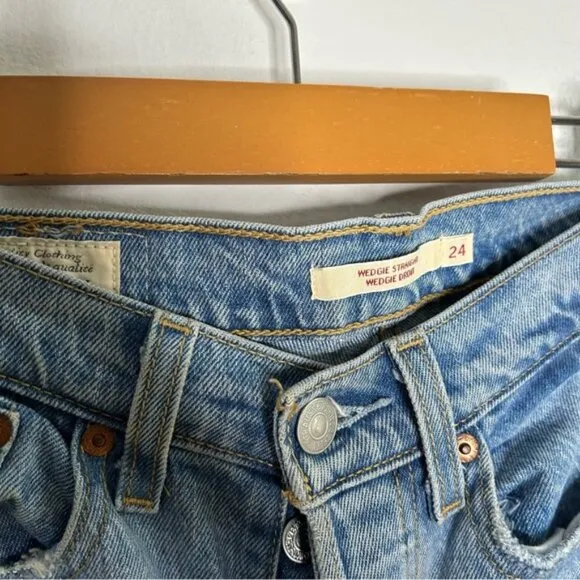 Levi’s Original Wedgie Straight Raw Hem Denim Premium Jeans