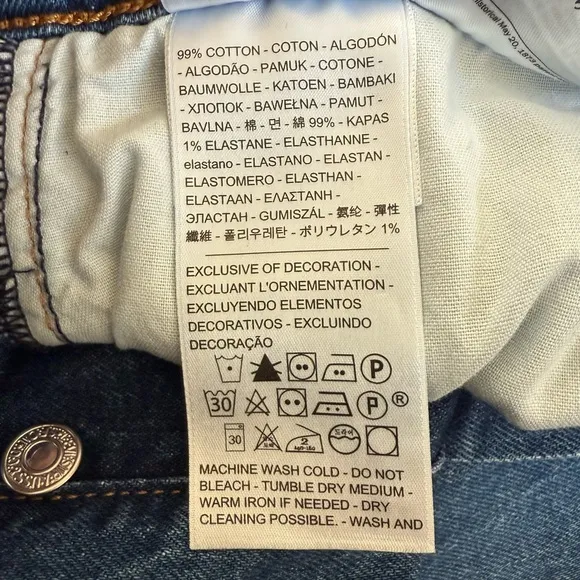 LEVI’S Premium Ribcage Straight High Rise Button Fly Cropped Jeans 27