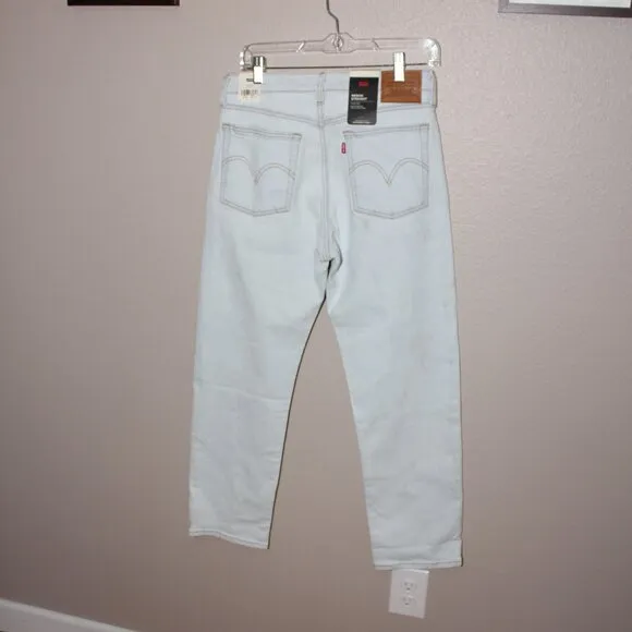 Levi's Womens Premium Wedgie Straight Jeans Size 29x28 Light Wash NWT