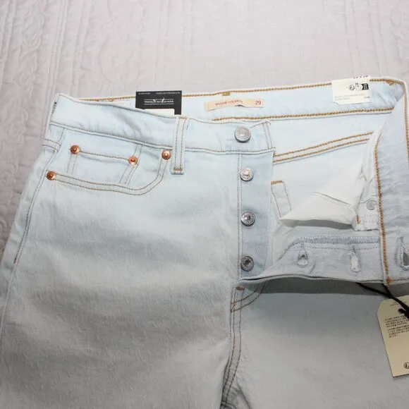 Levi's Womens Premium Wedgie Straight Jeans Size 29x28 Light Wash NWT