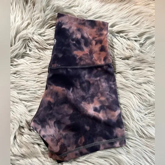 Like New align HR shorts