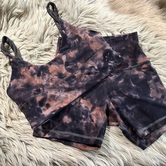 Like New align HR shorts
