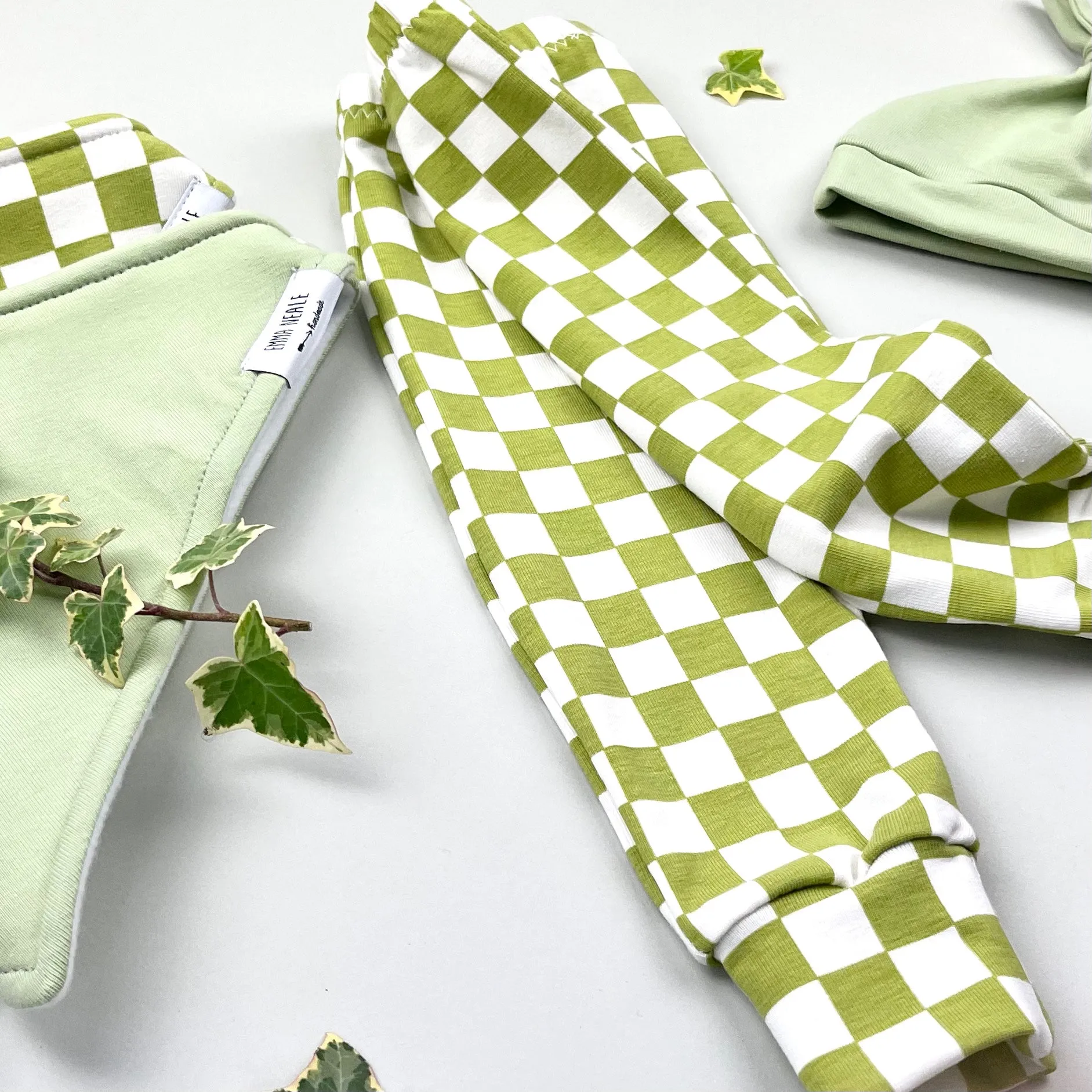 LIME BANDANA BIB