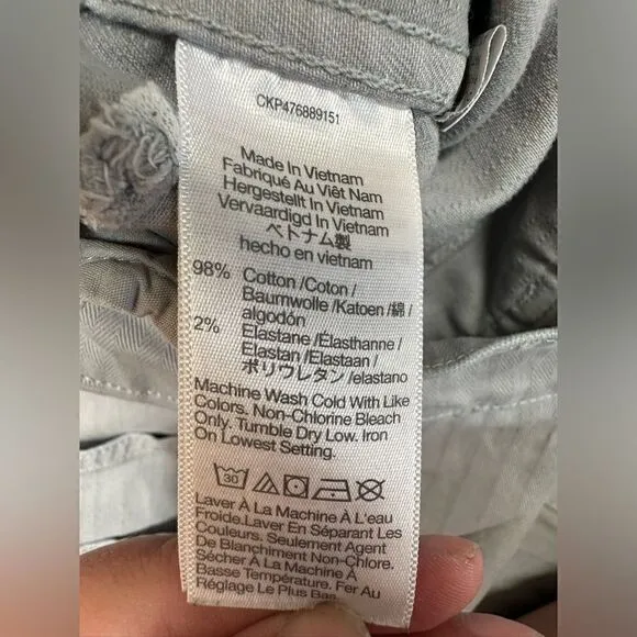 Madewell Woman’s Cargo 90s Straight Jeans