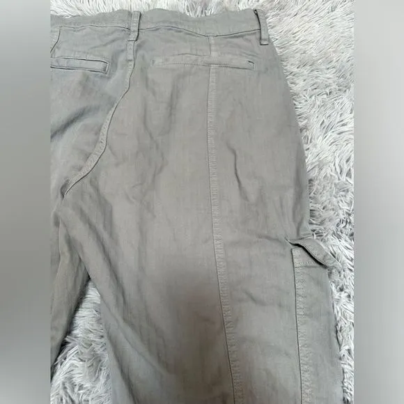 Madewell Woman’s Cargo 90s Straight Jeans