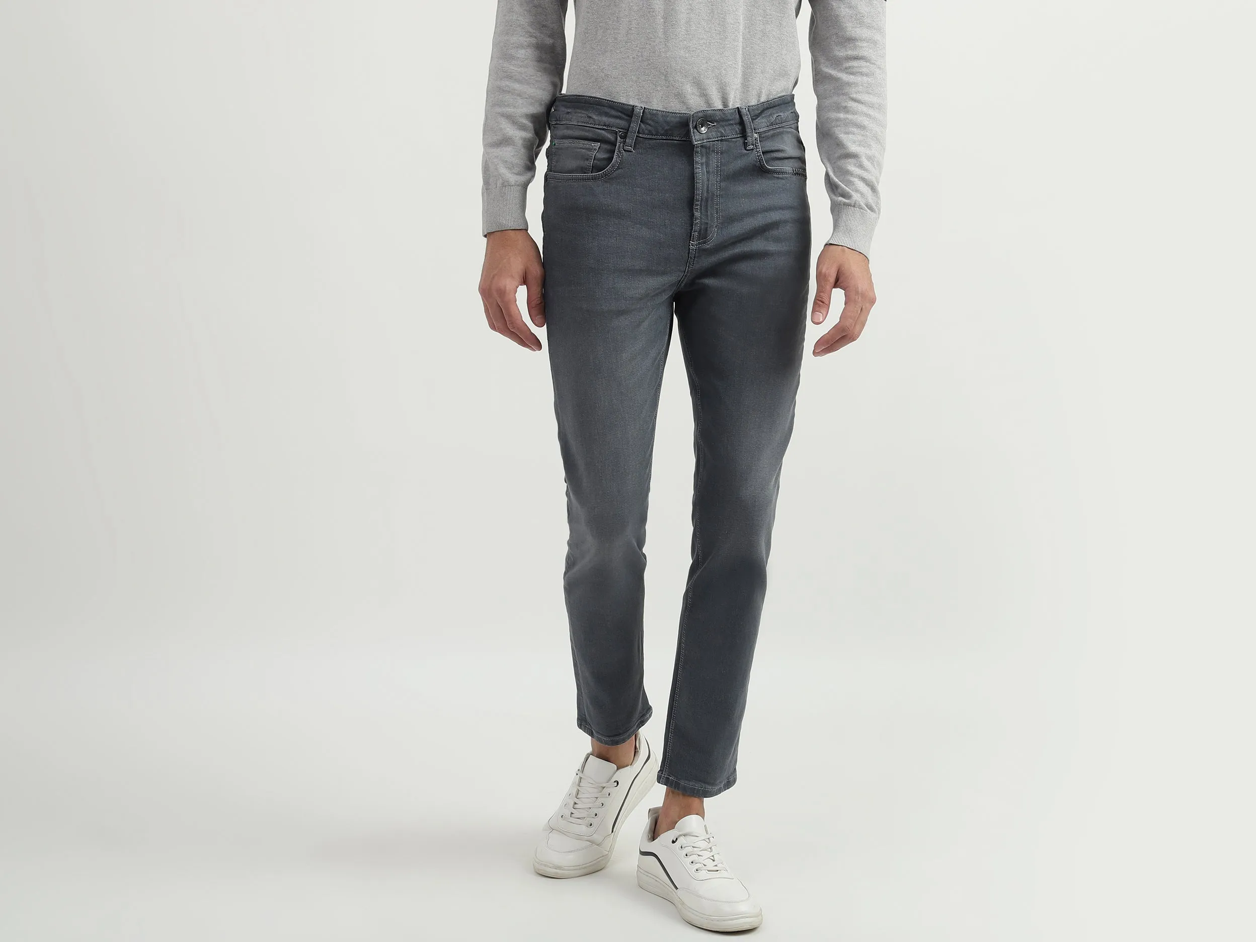 Men Solid Slim Fit Jeans