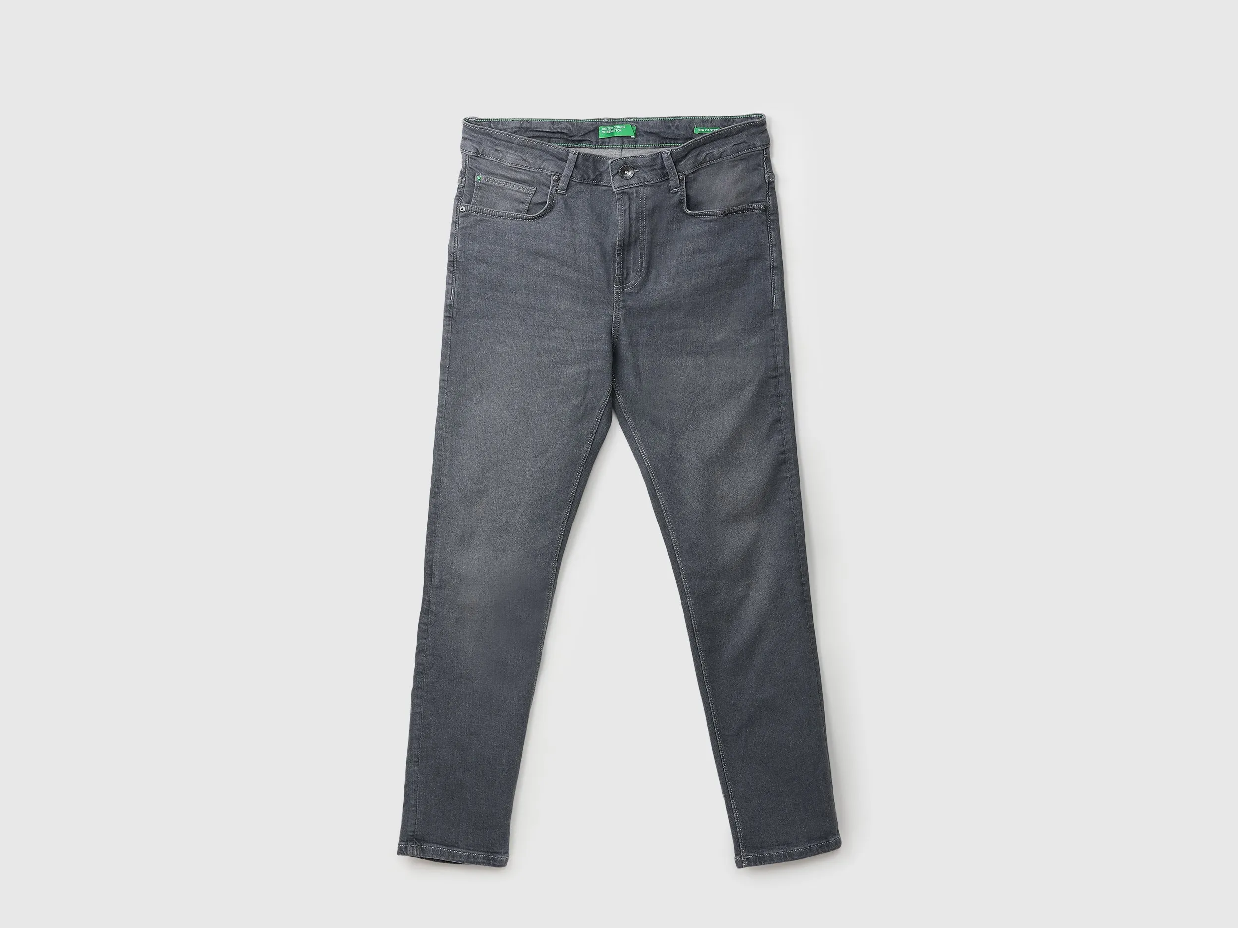 Men Solid Slim Fit Jeans