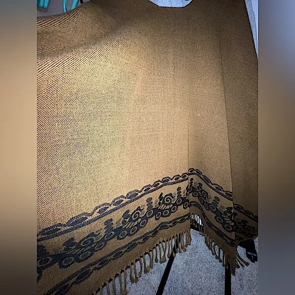 Nativo Fashion Reversible Brown and Camel cardigan poncho Shawl cover up
