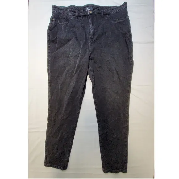 Nina Parker Trendy Plus Size High-Rise Skinny Jeans Black Size 20W NWT
