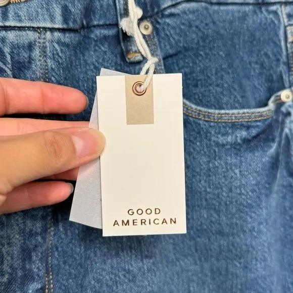 NWT‎ Good American Good Classic Raw Hem Jeans- Sz 18