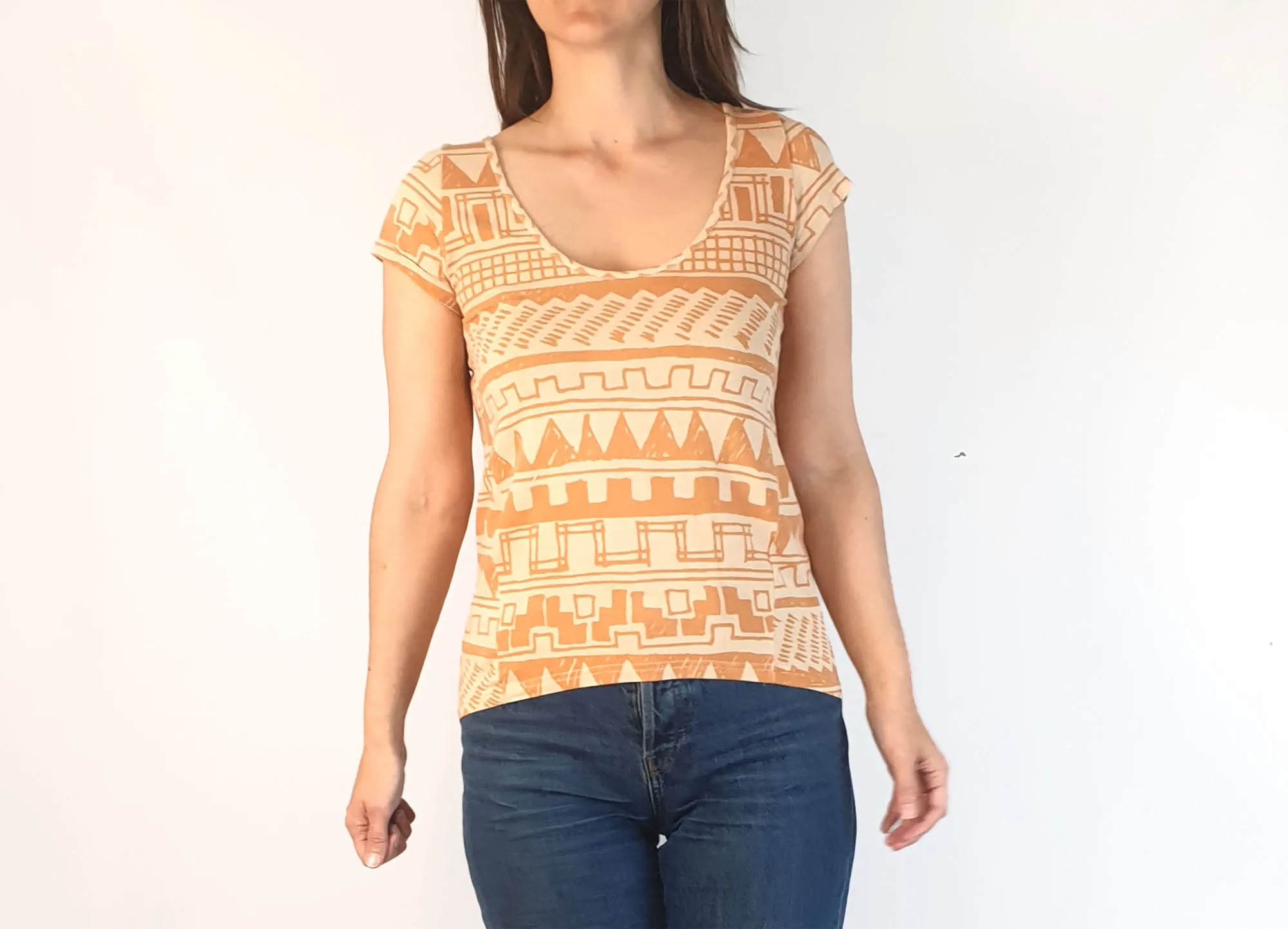 Obus orange unique print scoop neck top size 0, best fits 6 and 8