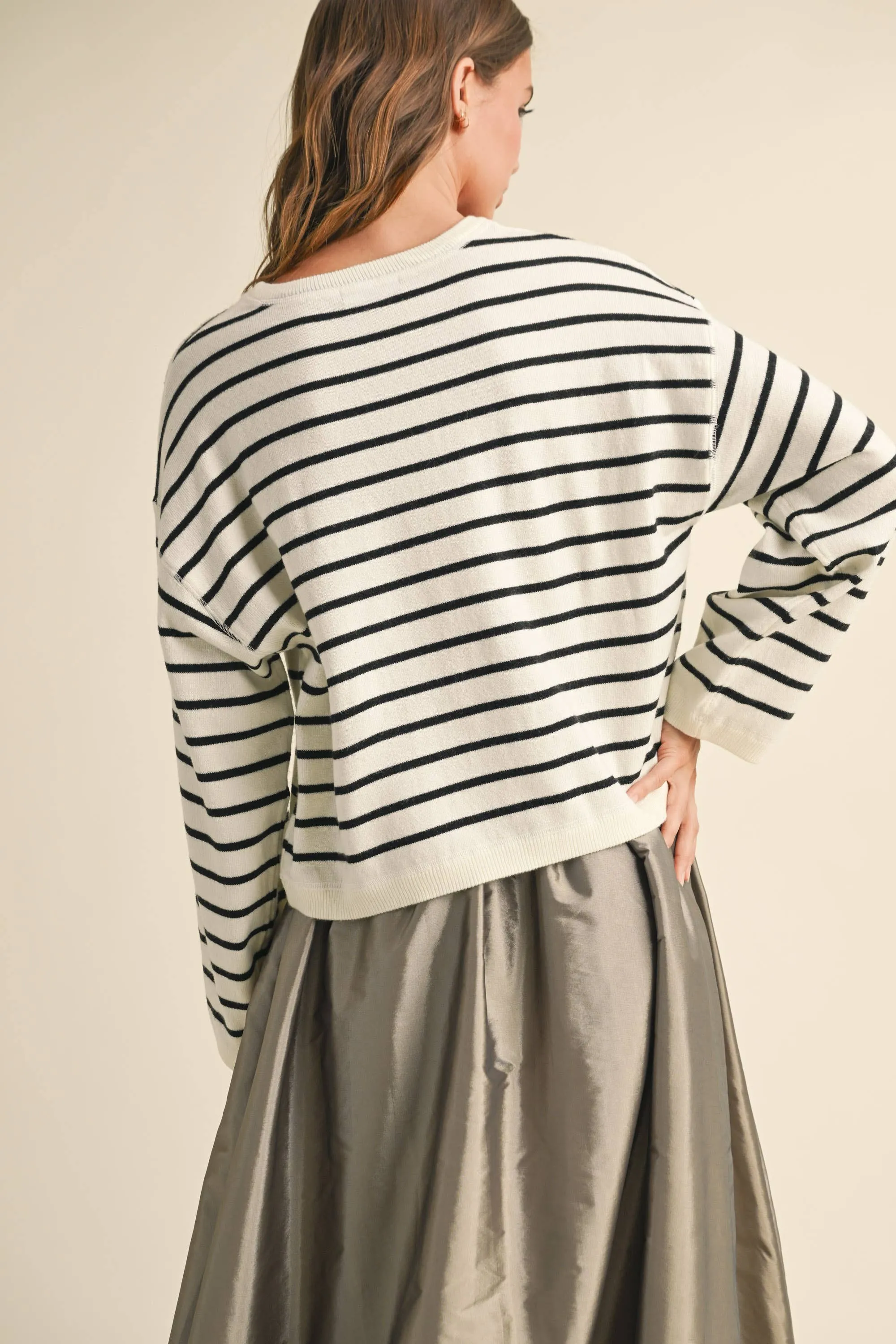 STRIPED PATTERN SOFE KNITTED TOP