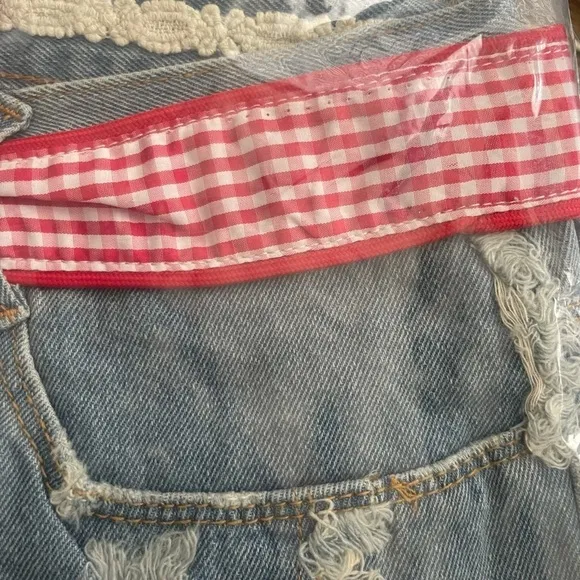 The ELLE Raw Cut Denim Cut-Off