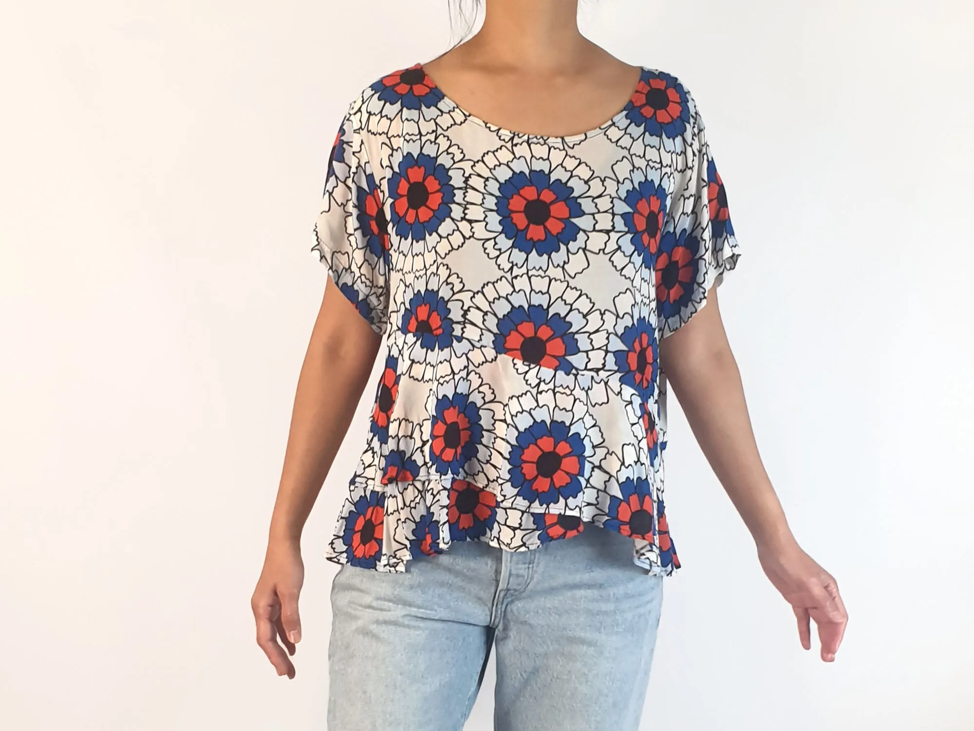 Totem fun and colourful top size 10