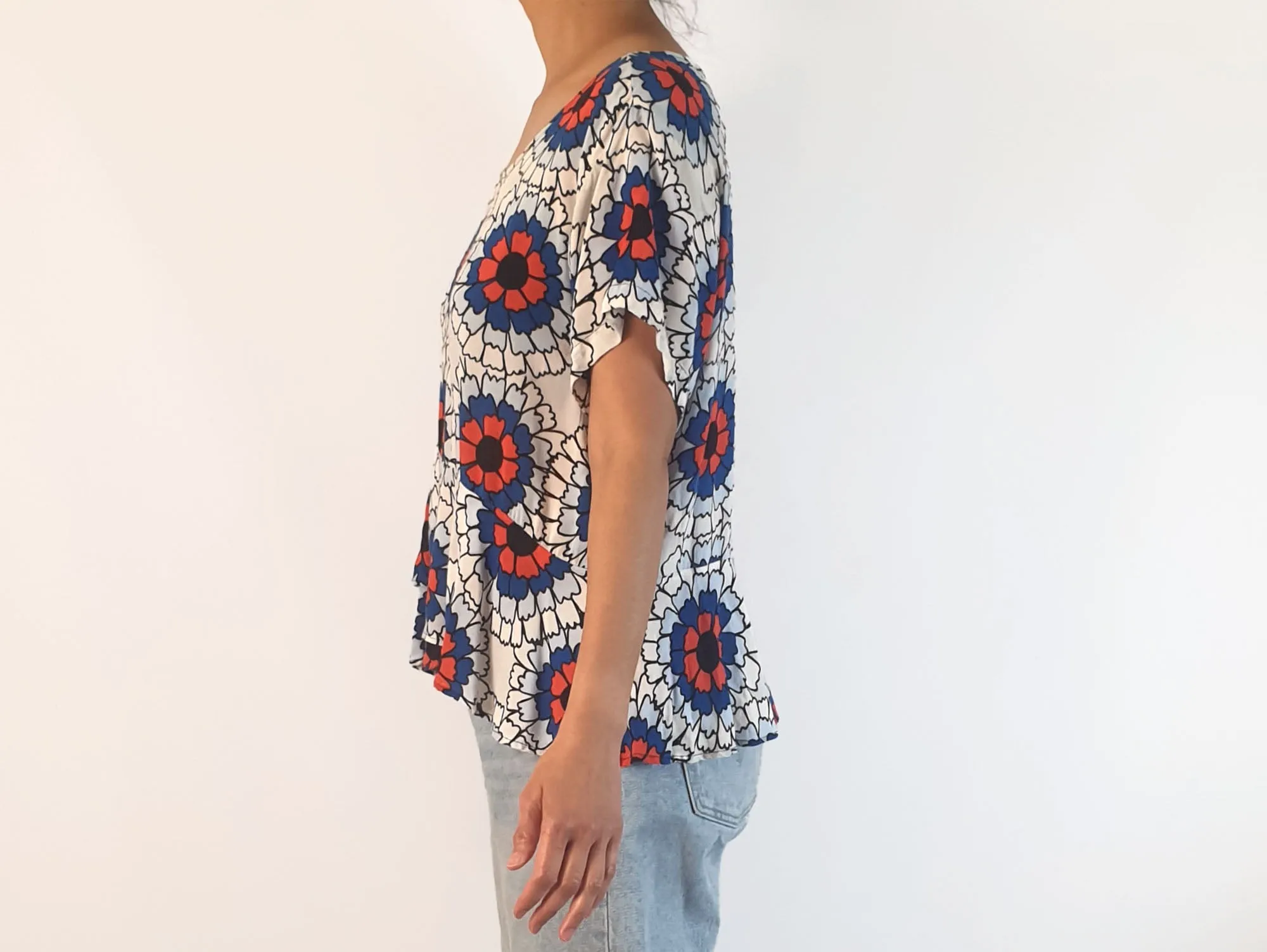 Totem fun and colourful top size 10