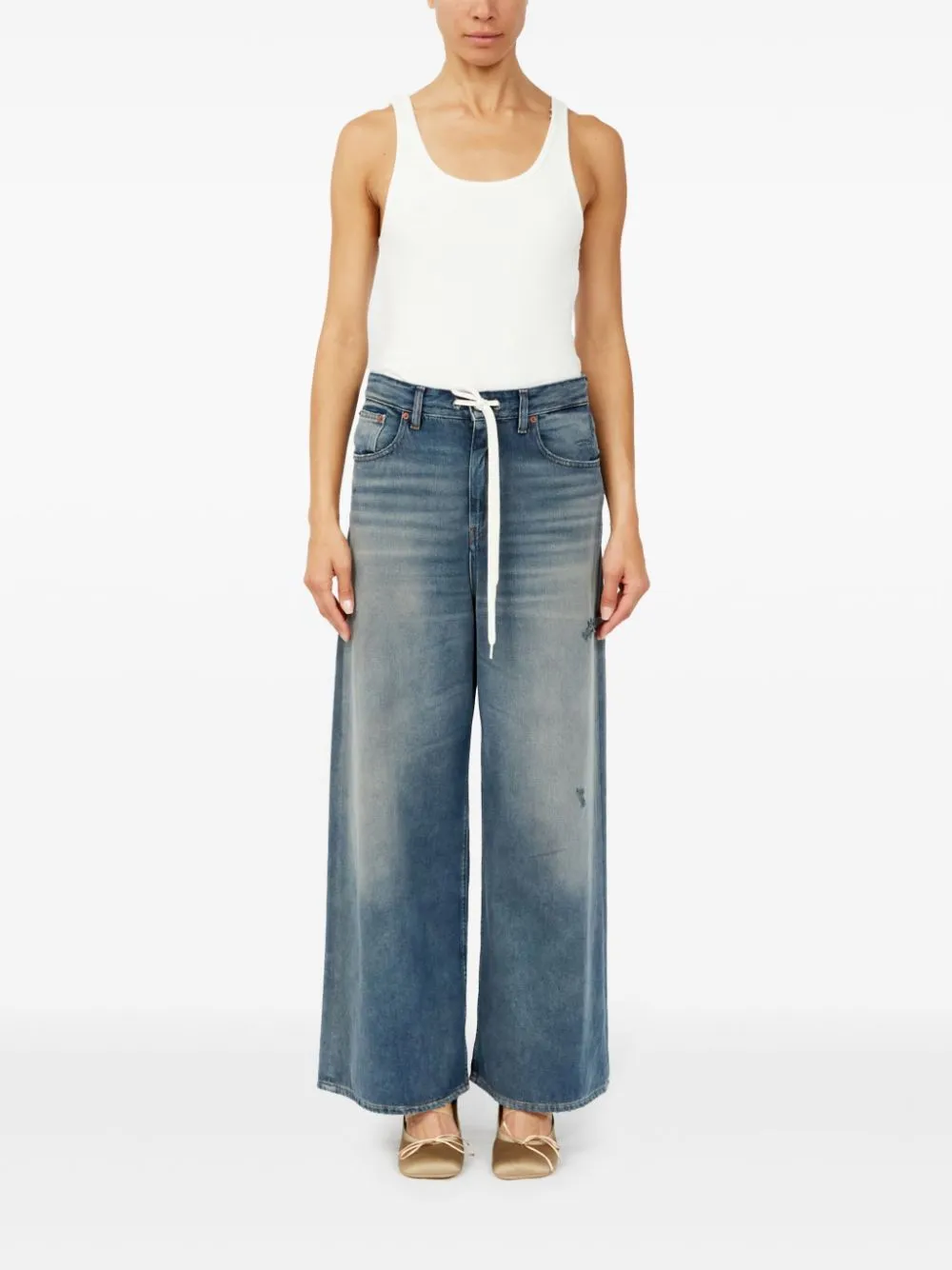 Wide-leg denim jeans